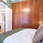 - Luxury - Very Comfy *