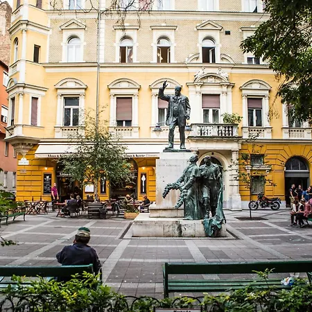 - Luxury - Very Comfy Apartment Budapest