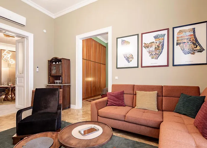 - Luxury - Very Comfy *
