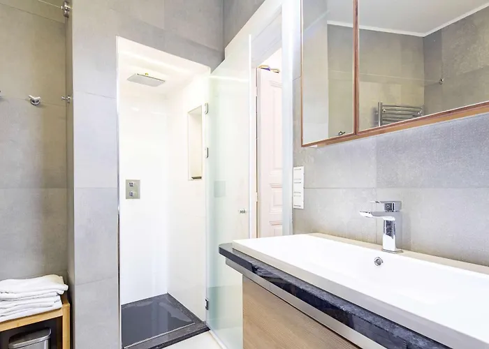 - Luxury - Very Comfy