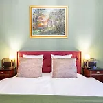 - Luxury - Very Comfy *