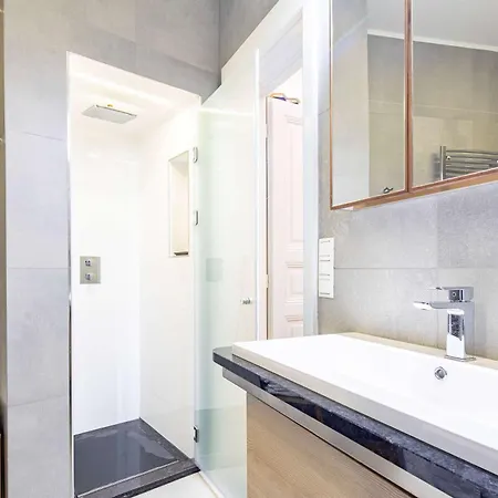 - Luxury - Very Comfy