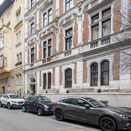 - Luxury - Very Comfy Budapest