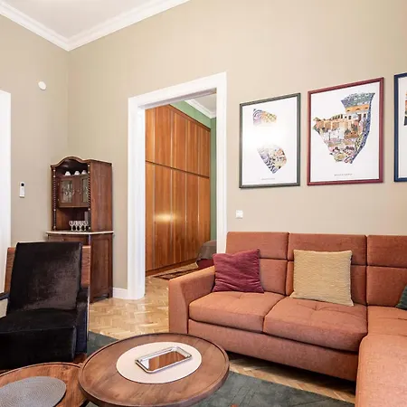 - Luxury - Very Comfy *