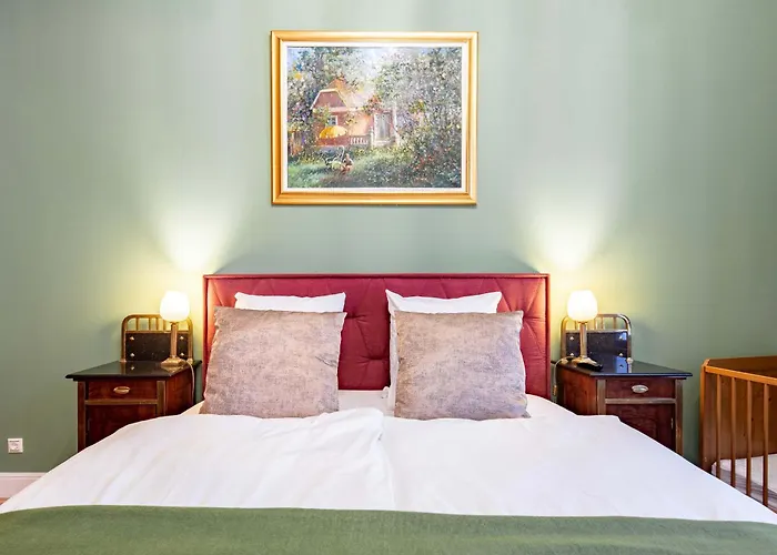 - Luxury - Very Comfy *